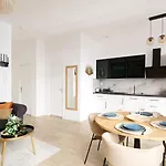 Le Flourens By 1609 Residences
